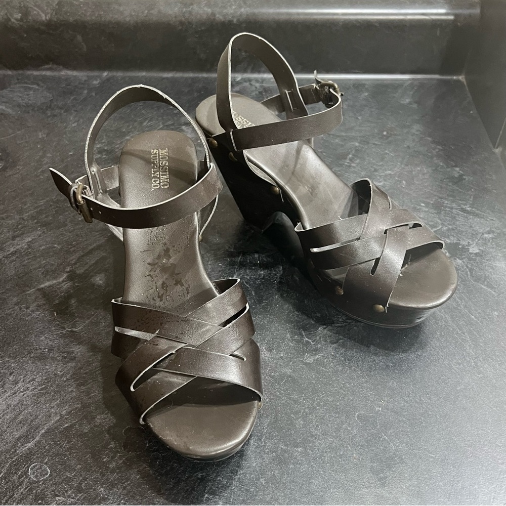 Mossimo chunky wood heel Women's dark Brown Strappy Wedge Boho Sandals Wm 8.5